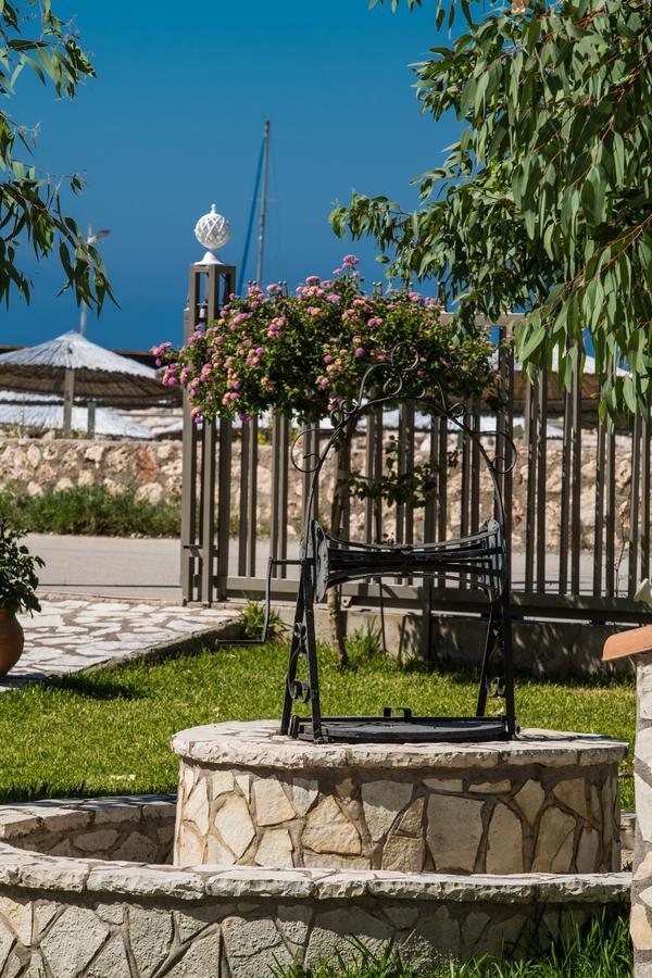 Akroyiali Resort Vasiliki  Exterior photo