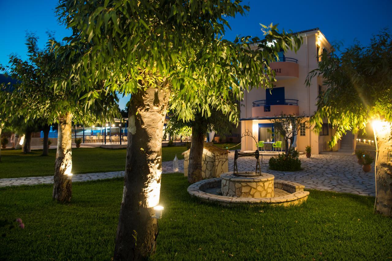 Akroyiali Resort Vasiliki  Exterior photo